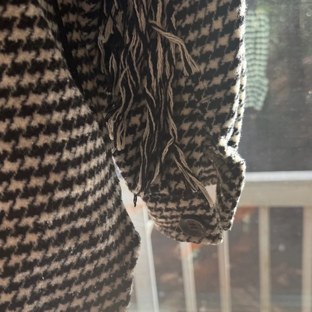 SO Black and White Houndstooth Shacket - Picture 5 of 11